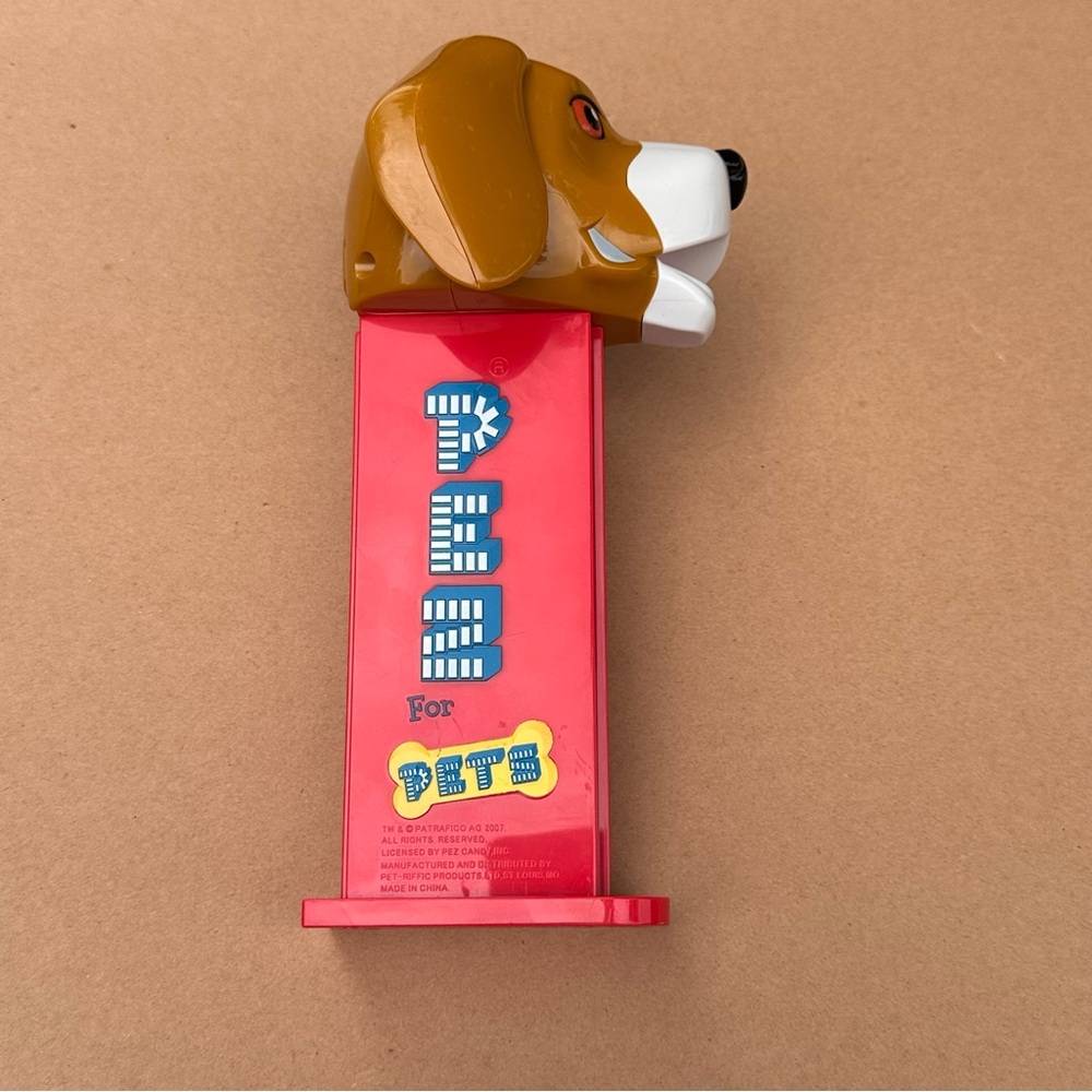 Giant Pez For Pets Dog Treat Dispenser Beagle 8" Tall